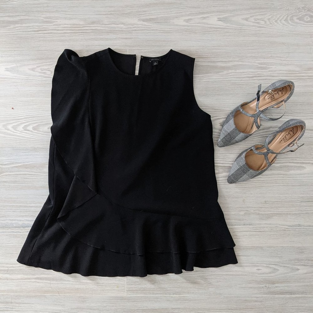 XL Ann Taylor Ruffle Sleeveless Blouse